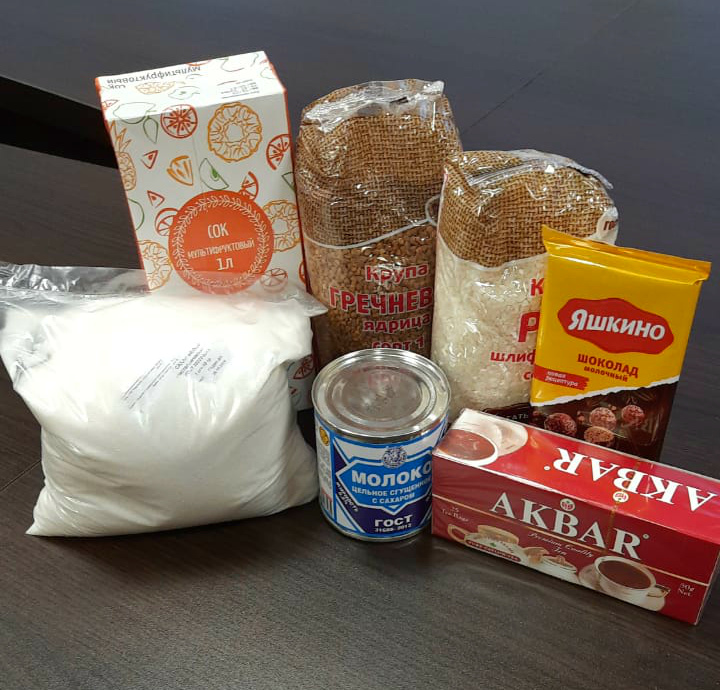 Льготным категориям тамбовских школьников выдают продуктовые наборы